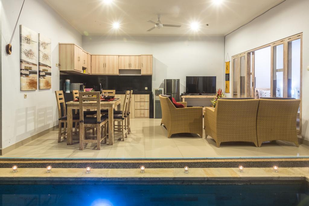 Castro Villa Seminyak  Exterior photo